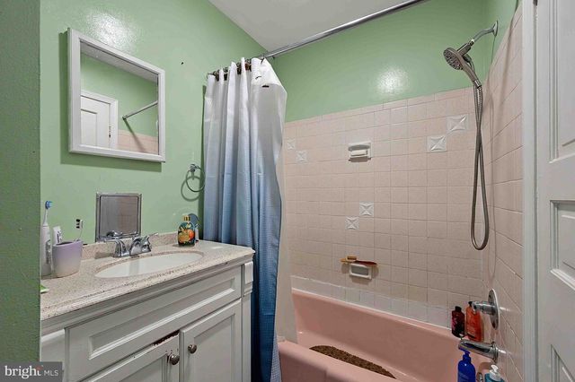8261 TAUNTON PL, Springfield, VA 22152