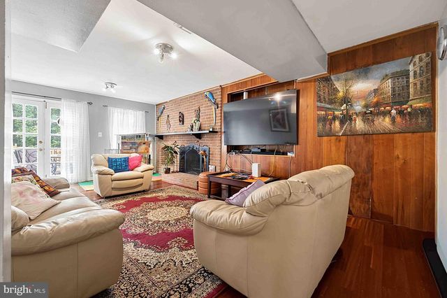 8261 TAUNTON PL, Springfield, VA 22152