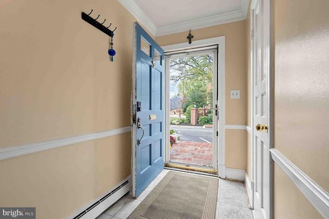 8261 TAUNTON PL, Springfield, VA 22152