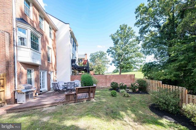 8261 TAUNTON PL, Springfield, VA 22152
