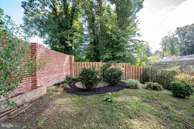 8261 TAUNTON PL, Springfield, VA 22152
