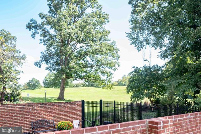 8261 TAUNTON PL, Springfield, VA 22152
