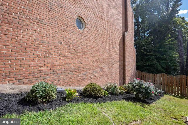 8261 TAUNTON PL, Springfield, VA 22152