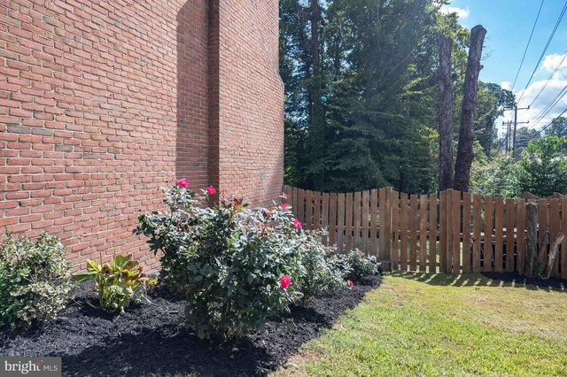 8261 TAUNTON PL, Springfield, VA 22152