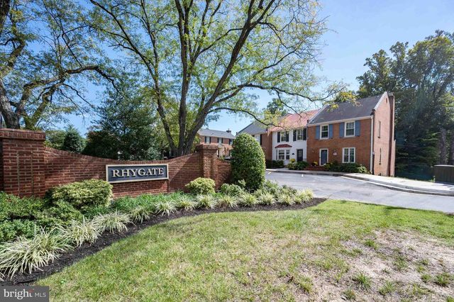8261 TAUNTON PL, Springfield, VA 22152