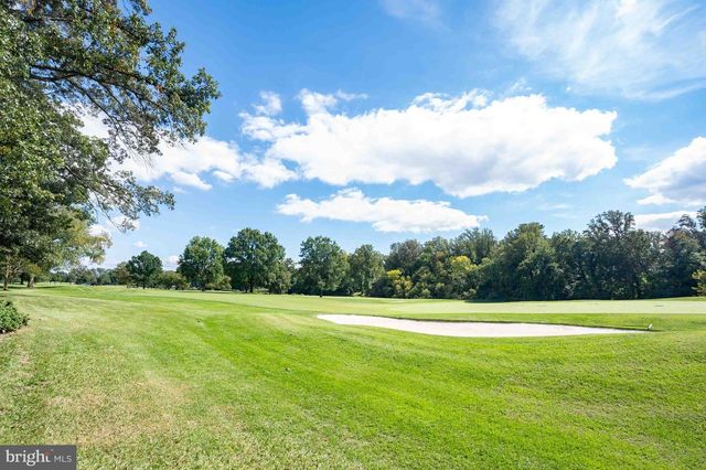 8261 TAUNTON PL, Springfield, VA 22152