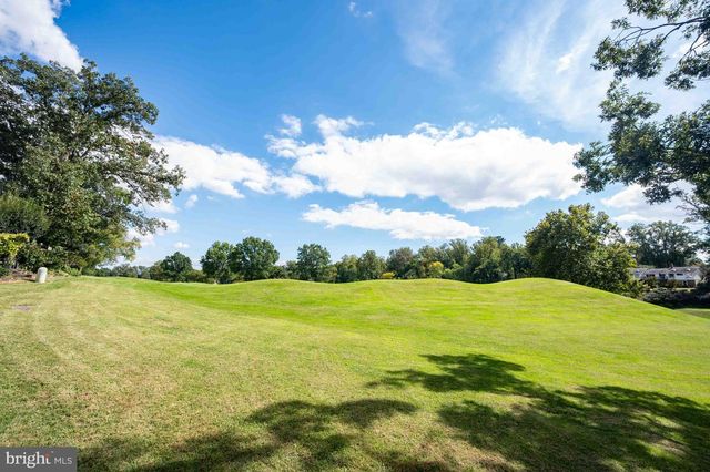 8261 TAUNTON PL, Springfield, VA 22152
