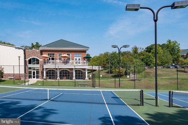 8261 TAUNTON PL, Springfield, VA 22152