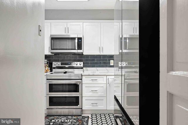 8261 TAUNTON PL, Springfield, VA 22152