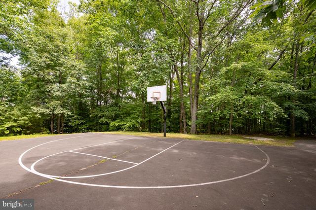 8261 TAUNTON PL, Springfield, VA 22152