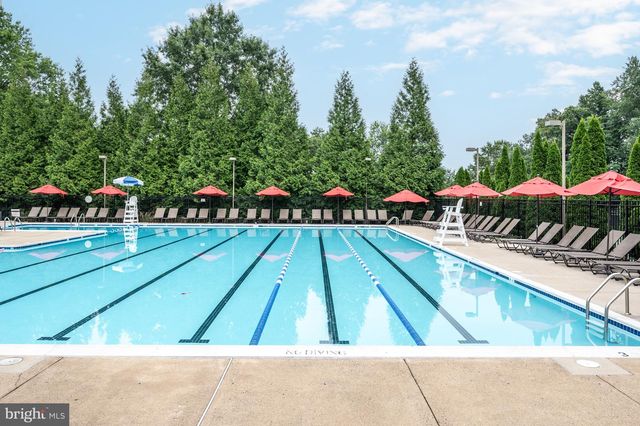 8261 TAUNTON PL, Springfield, VA 22152