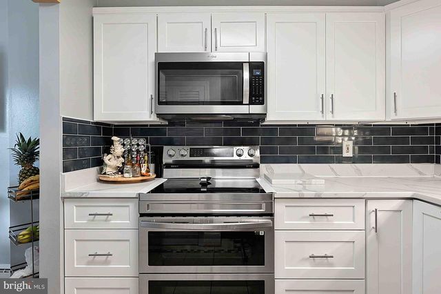 8261 TAUNTON PL, Springfield, VA 22152