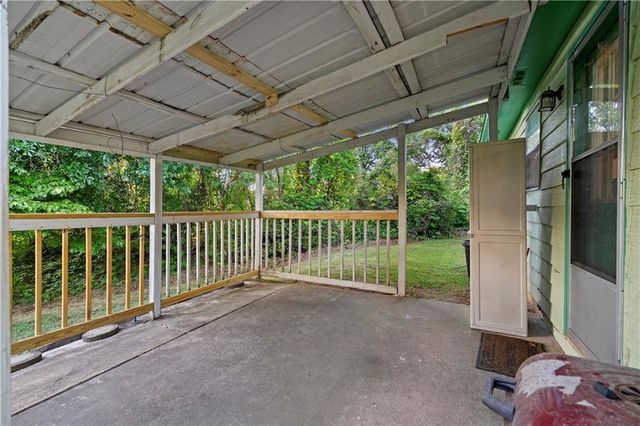 3504 Freeport Drive, Flowery Branch, GA 30542