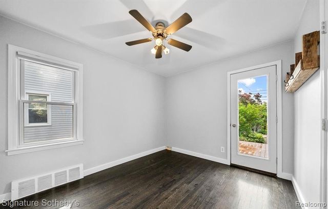 2420 Harwood Avenue, Royal Oak, MI 48067