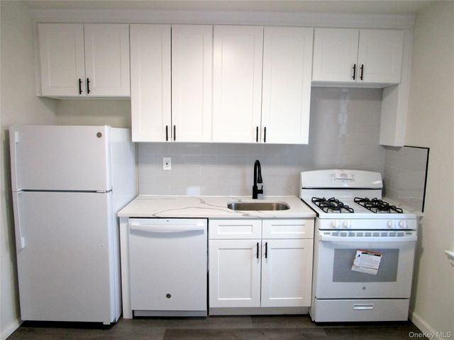 255 Bronx River Road 7L, Yonkers, NY 10704