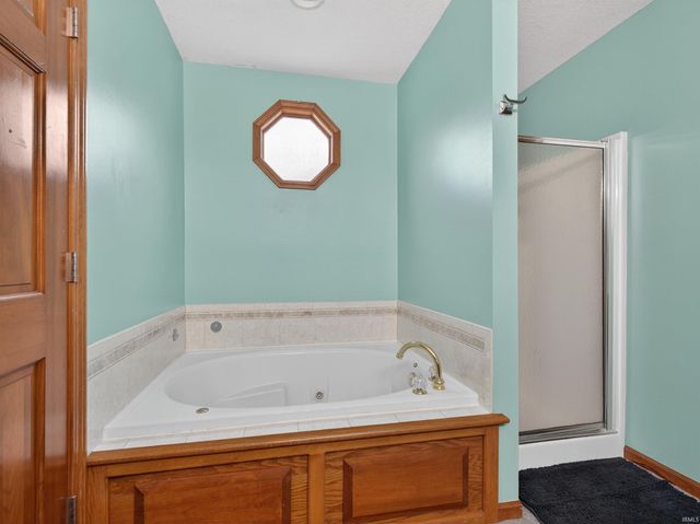 11203 Glenbarr Drive, Fort Wayne, IN 46818