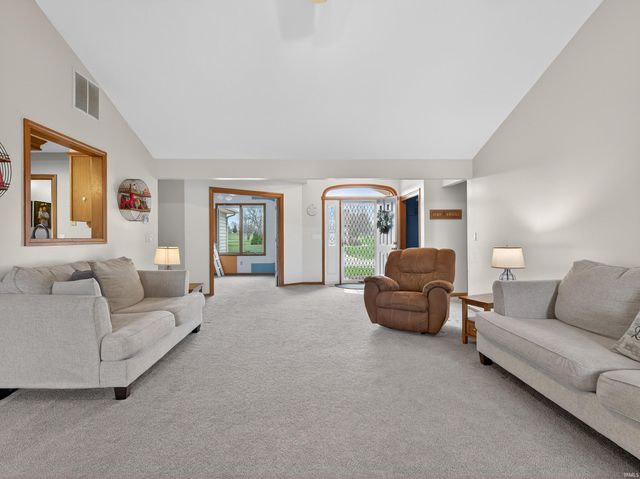 11203 Glenbarr Drive, Fort Wayne, IN 46818