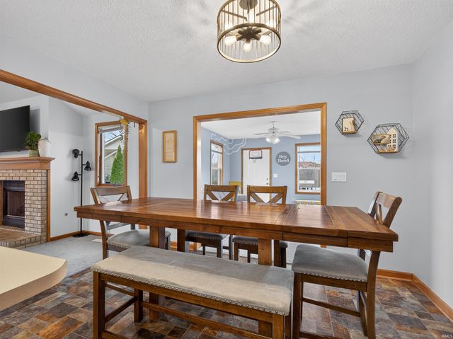 11203 Glenbarr Drive, Fort Wayne, IN 46818