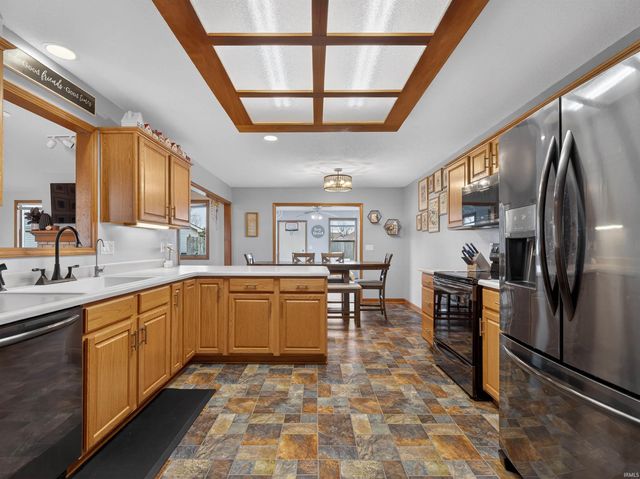 11203 Glenbarr Drive, Fort Wayne, IN 46818