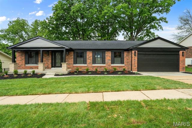 5339 Autumnwinds Drive, Oakville, MO 63129