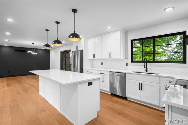 5339 Autumnwinds Drive, Oakville, MO 63129