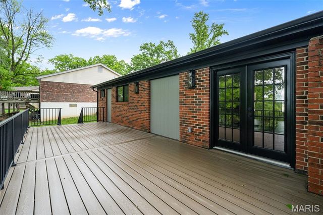 5339 Autumnwinds Drive, Oakville, MO 63129