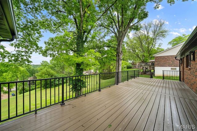 5339 Autumnwinds Drive, Oakville, MO 63129