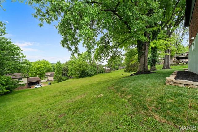 5339 Autumnwinds Drive, Oakville, MO 63129