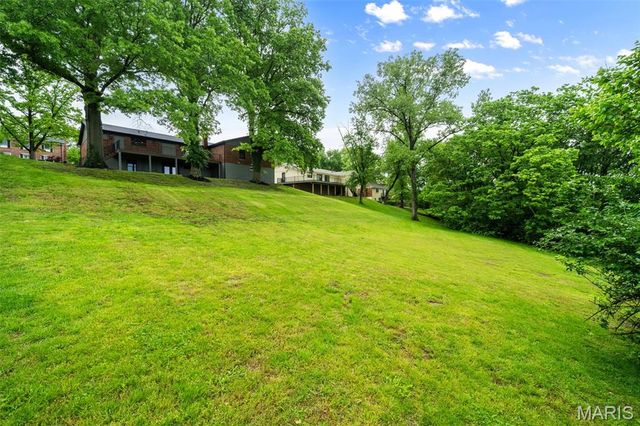 5339 Autumnwinds Drive, Oakville, MO 63129