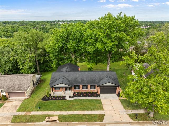 5339 Autumnwinds Drive, Oakville, MO 63129