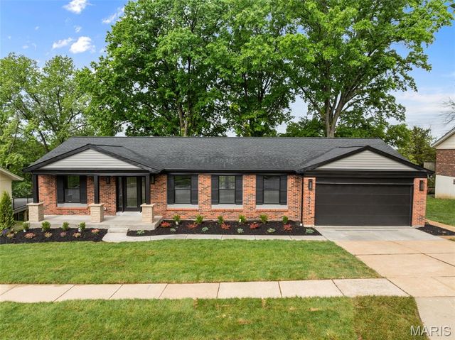5339 Autumnwinds Drive, Oakville, MO 63129