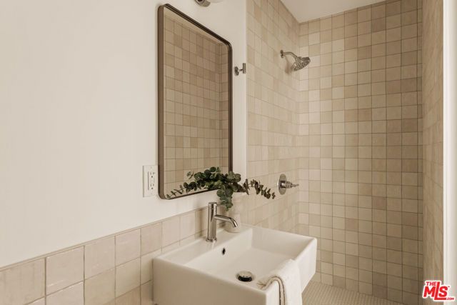 4628 Berryman, Los Angeles, CA 90230