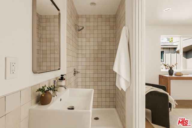 4628 Berryman, Los Angeles, CA 90230