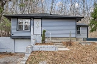 620 Hemlock Rd, Hampton Twp., NJ 07860