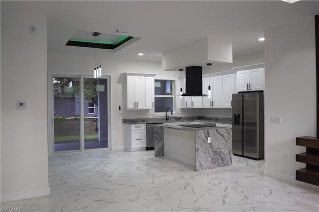 6050 Moss CIR N, Labelle, FL 33935