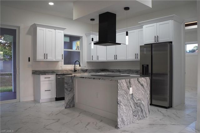 6050 Moss CIR N, Labelle, FL 33935