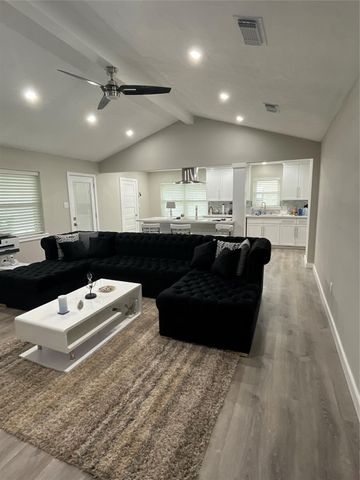 10606 Hoyte Drive, Houston, TX 77031