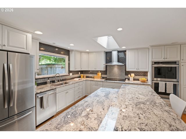 8450 Sw 89TH Ave, Portland, OR 97223