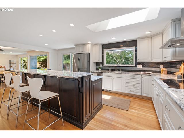8450 Sw 89TH Ave, Portland, OR 97223