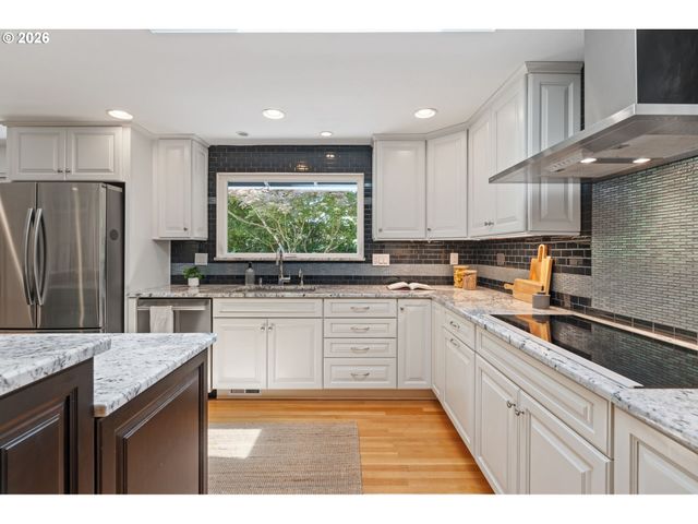 8450 Sw 89TH Ave, Portland, OR 97223