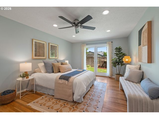 8450 Sw 89TH Ave, Portland, OR 97223