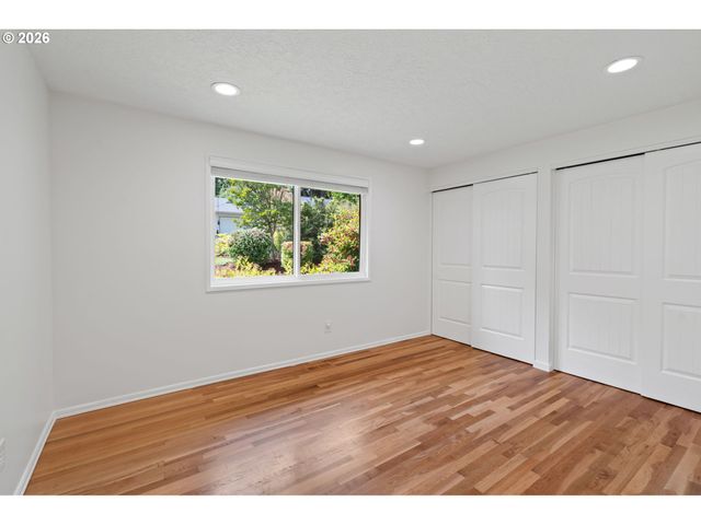 8450 Sw 89TH Ave, Portland, OR 97223