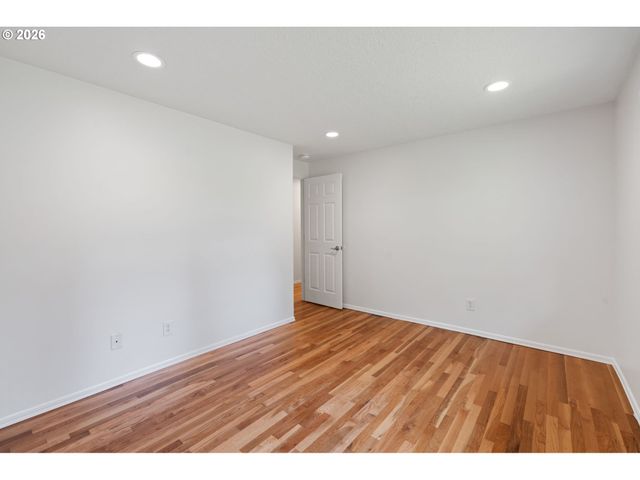 8450 Sw 89TH Ave, Portland, OR 97223