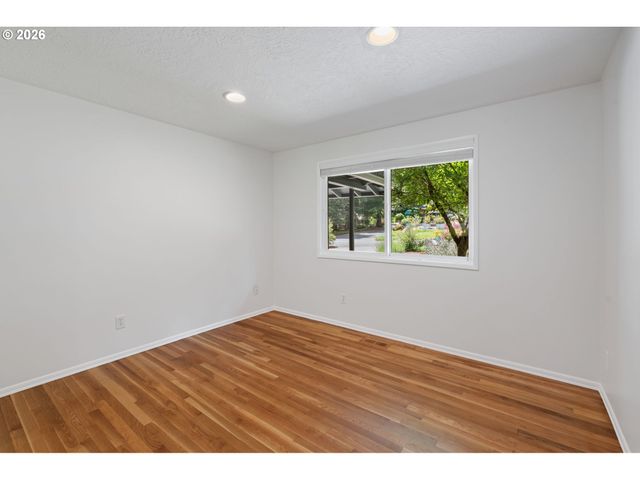 8450 Sw 89TH Ave, Portland, OR 97223