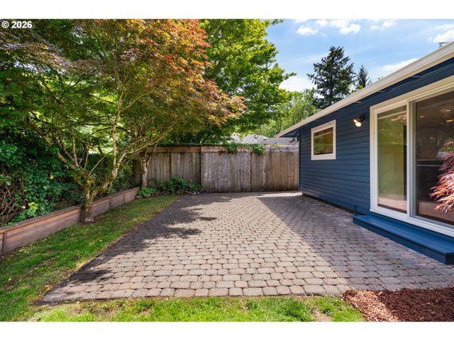 8450 Sw 89TH Ave, Portland, OR 97223