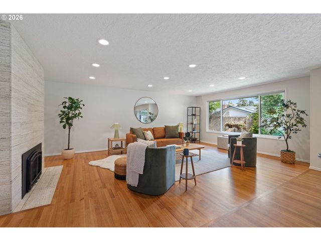 8450 Sw 89TH Ave, Portland, OR 97223