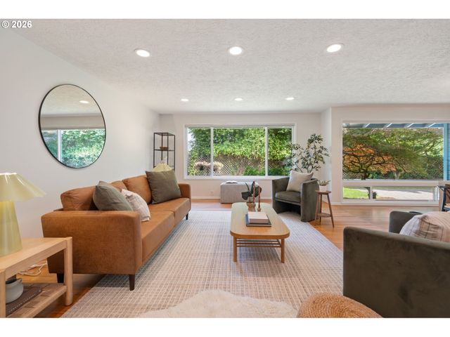 8450 Sw 89TH Ave, Portland, OR 97223