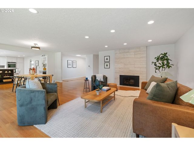 8450 Sw 89TH Ave, Portland, OR 97223