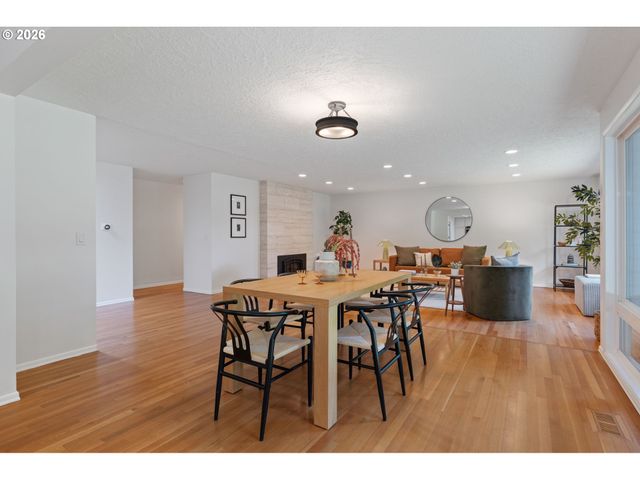 8450 Sw 89TH Ave, Portland, OR 97223