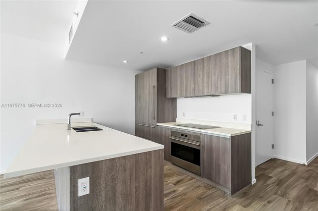 801 S Miami Ave 3704, Miami, FL 33130